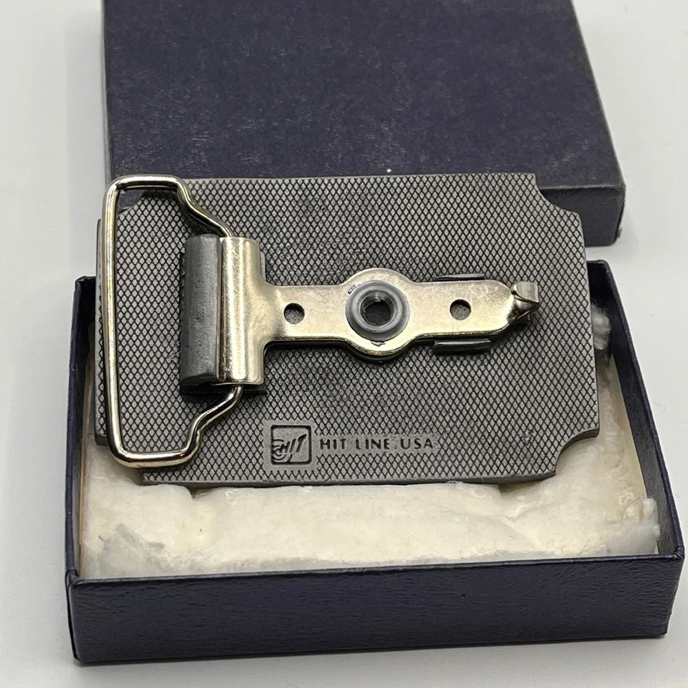HIT LINE USA PASCHEN KENNY JARVA 22 HOLING OUT‎ Belt Buckle Pewter Tone NEW